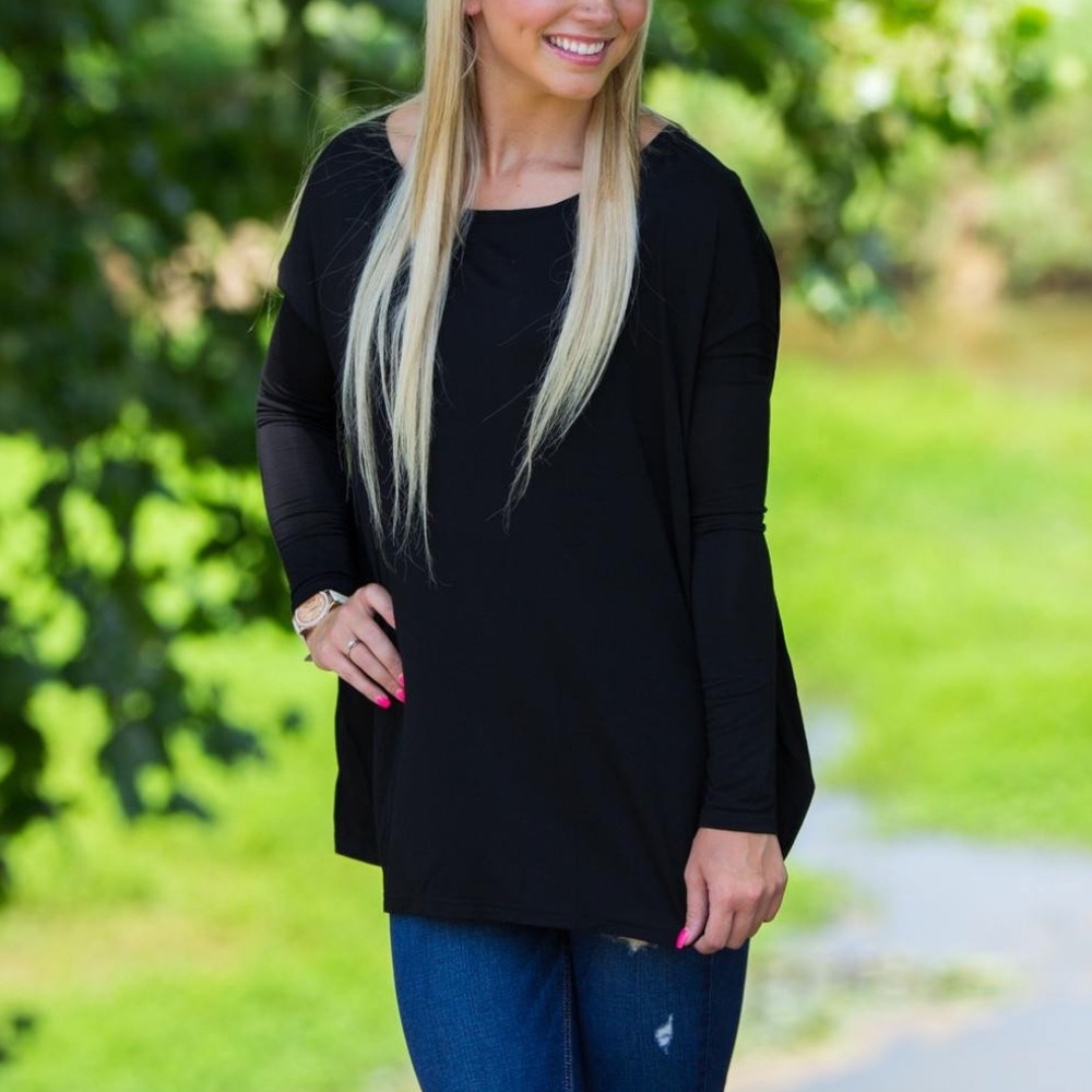Long sleeve black Piko top